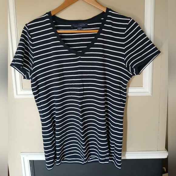 Tommy Hilfiger‎ V Neck Tee Women's Size Large - Picture 3 of 7